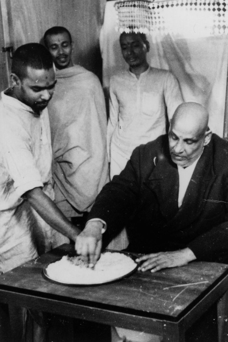 Sivananda-Yoga-Community-01